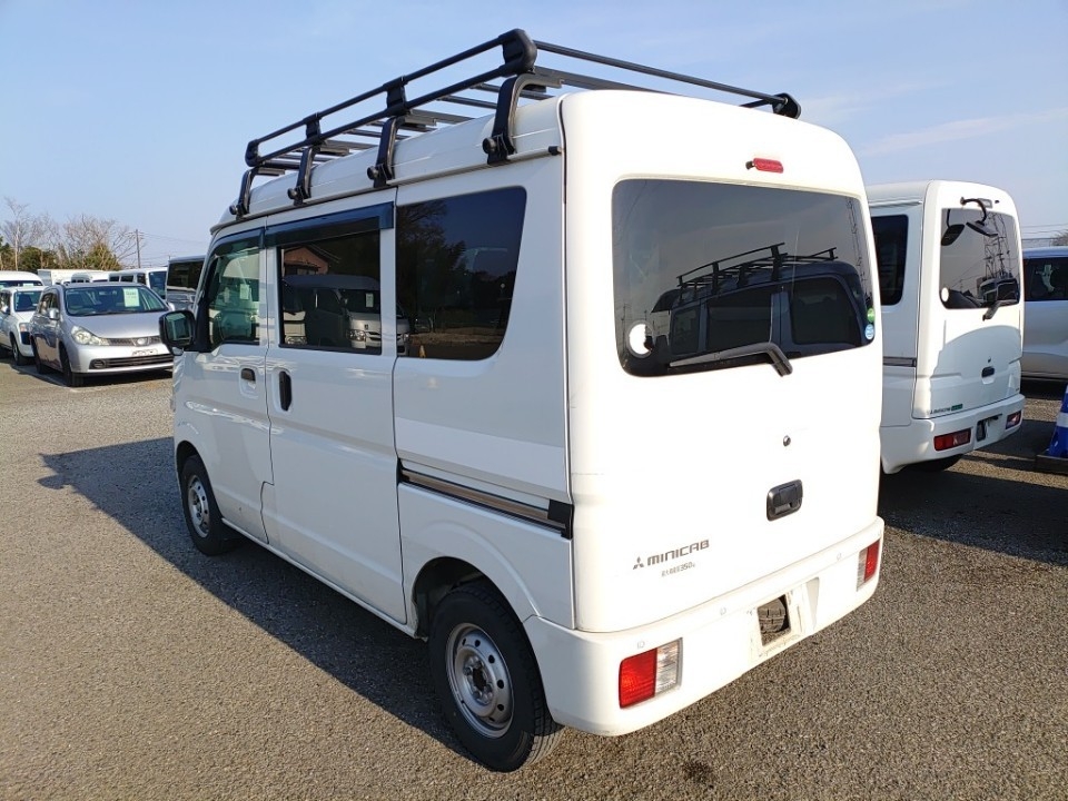 MITSUBISHI MINICAB