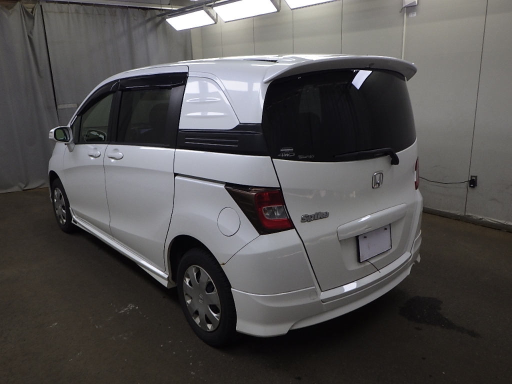 HONDA FREED SPIKE