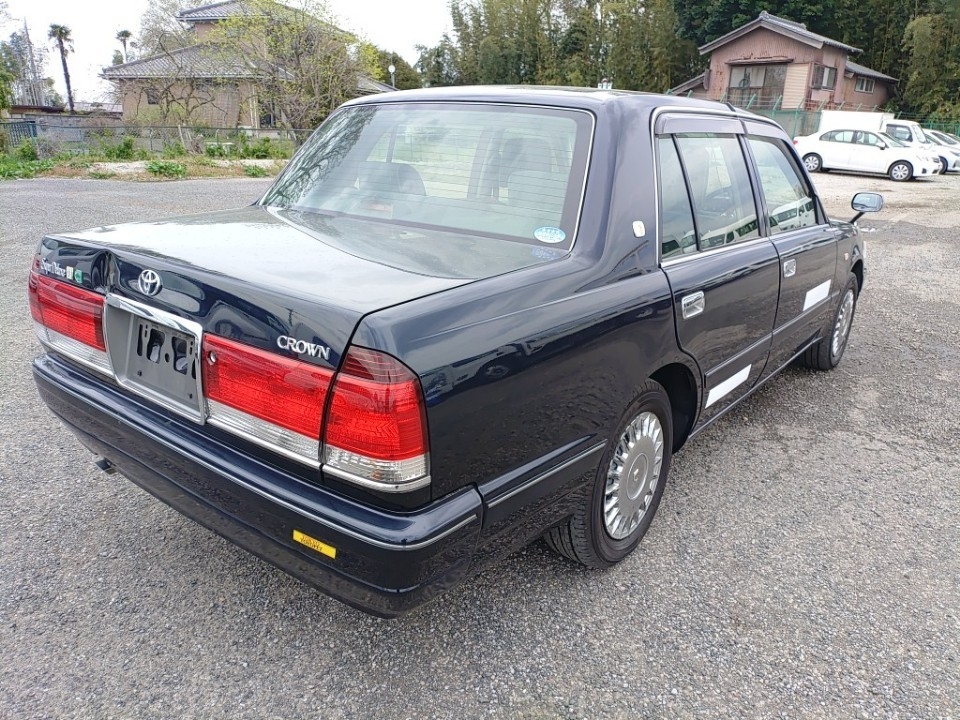 TOYOTA CROWN