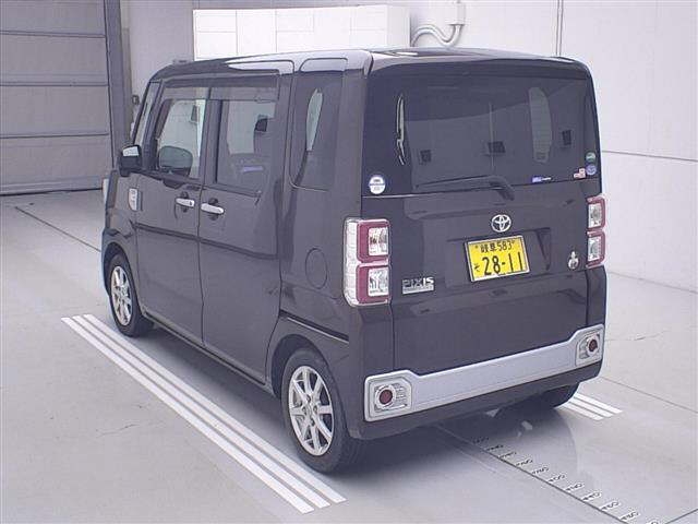 TOYOTA PIXIS MEGA