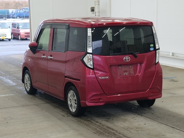 TOYOTA TANK