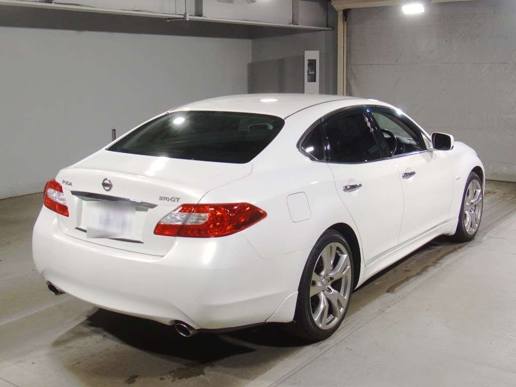 NISSAN FUGA