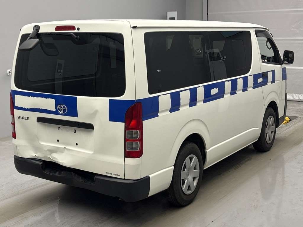 TOYOTA REGIUS ACE