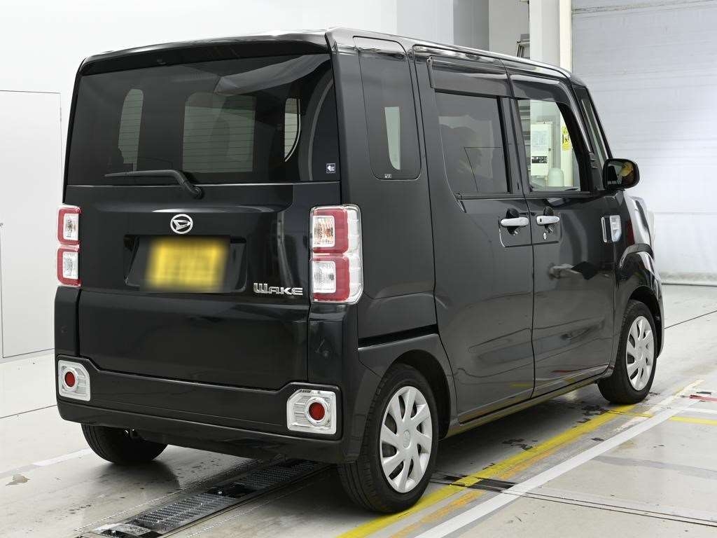 DAIHATSU WAKE