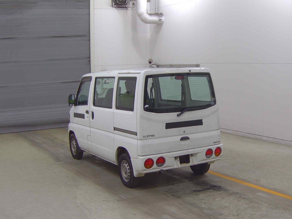 NISSAN CLIPPER