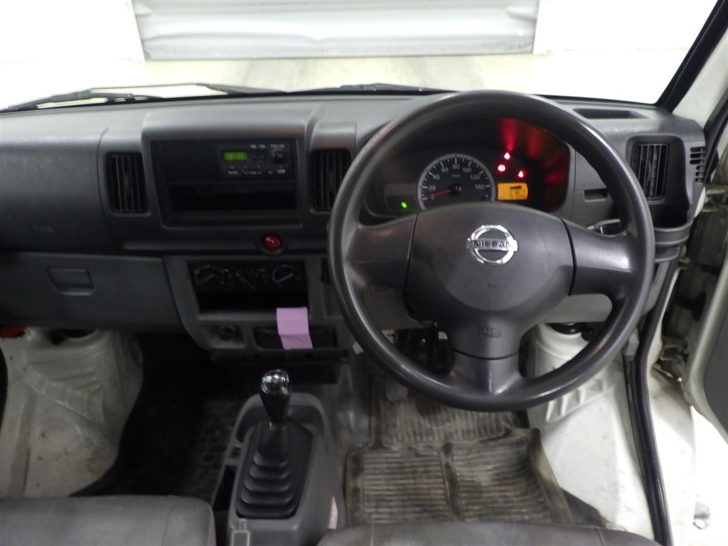 NISSAN CLIPPER