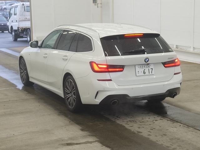 BMW 3-SERIES