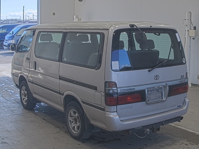 TOYOTA HIACE