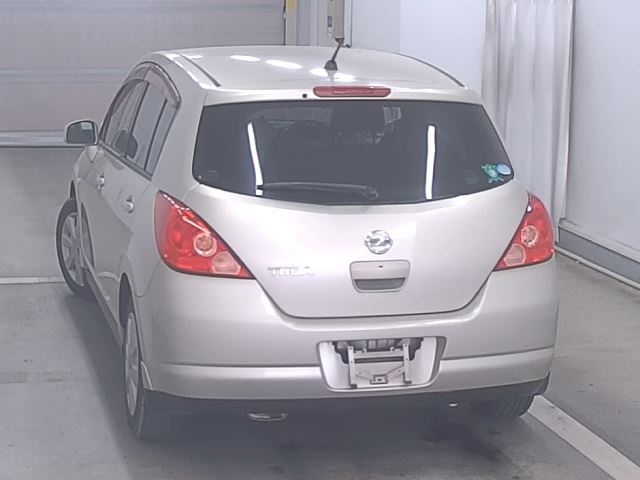 NISSAN TIIDA