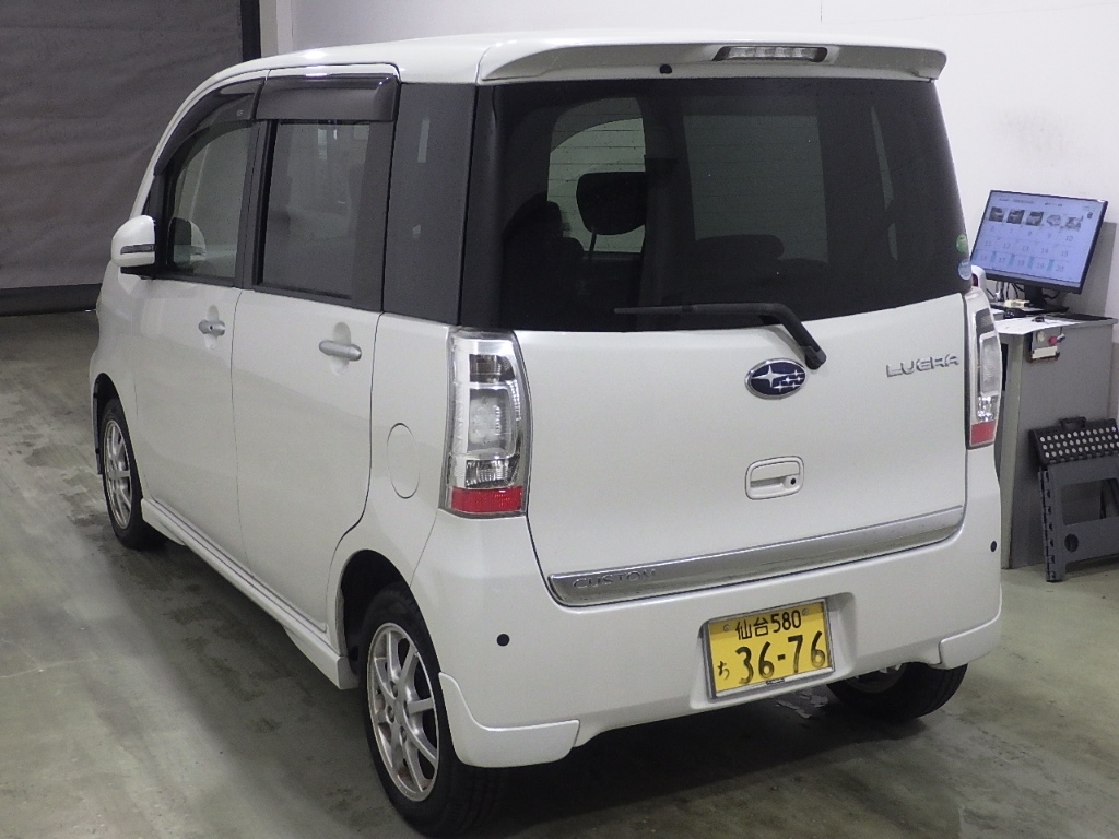 SUBARU LUCRA
