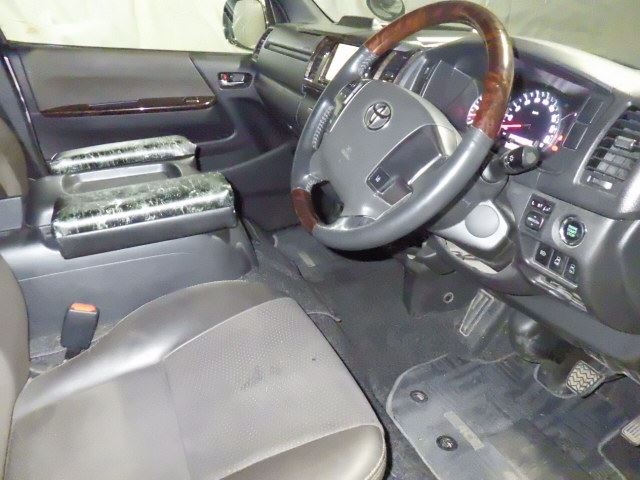 TOYOTA REGIUS ACE