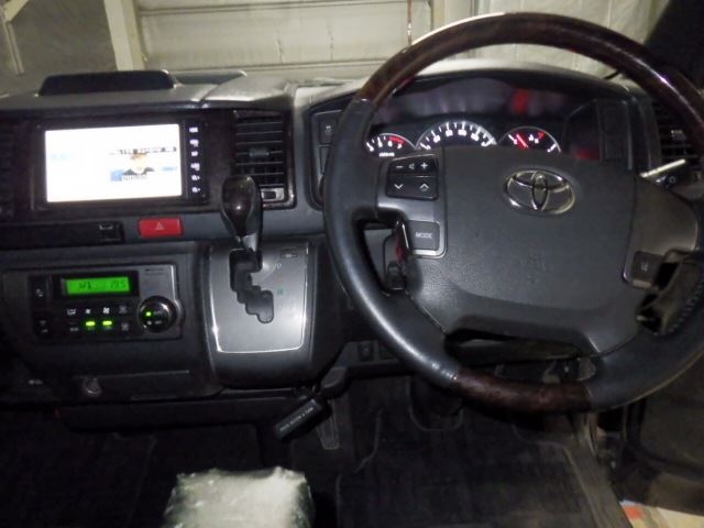 TOYOTA REGIUS ACE