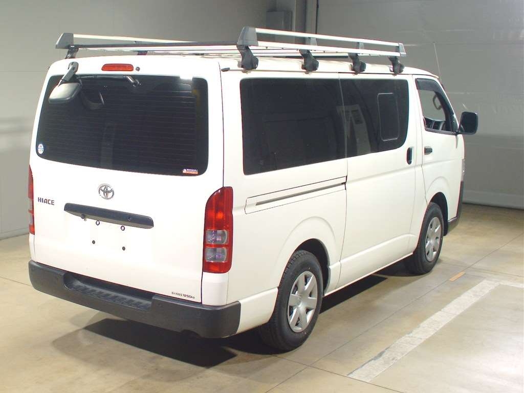 TOYOTA REGIUS ACE