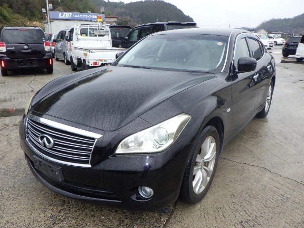 NISSAN FUGA