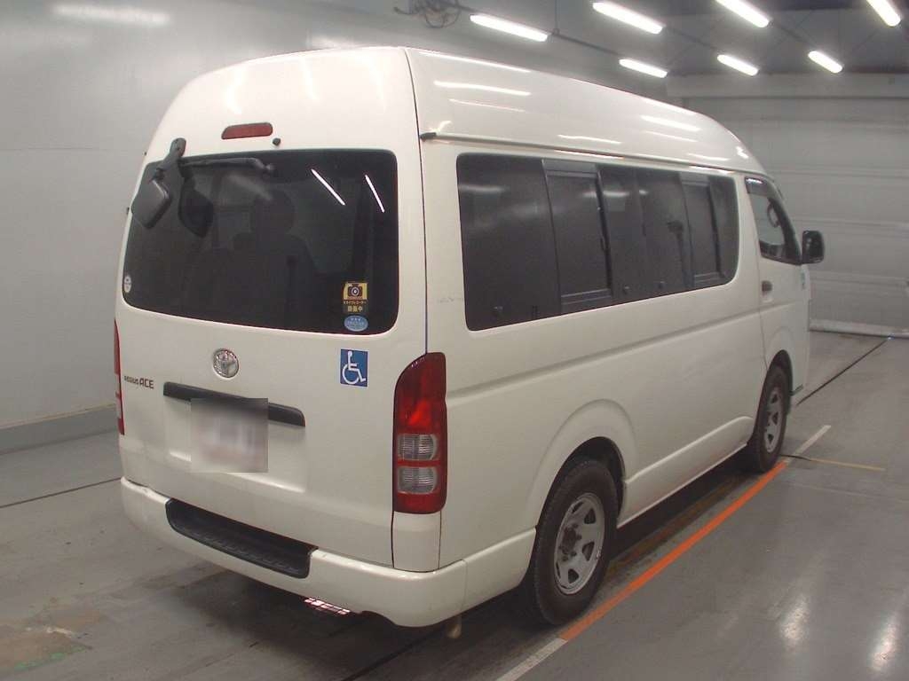 TOYOTA REGIUS ACE