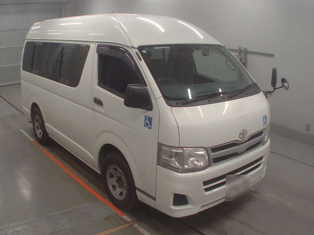 TOYOTA REGIUS ACE