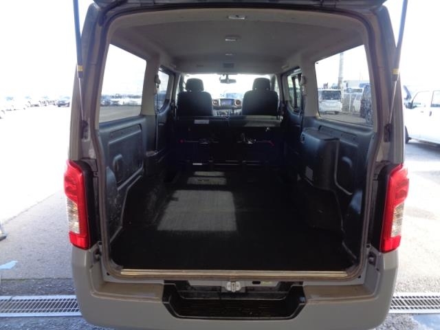 NISSAN NV350 CARAVAN