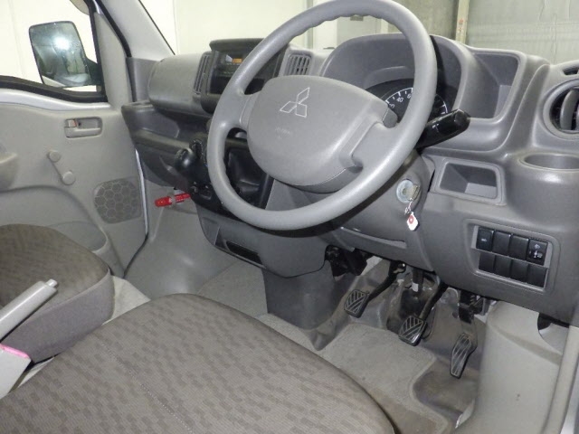 MITSUBISHI MINICAB