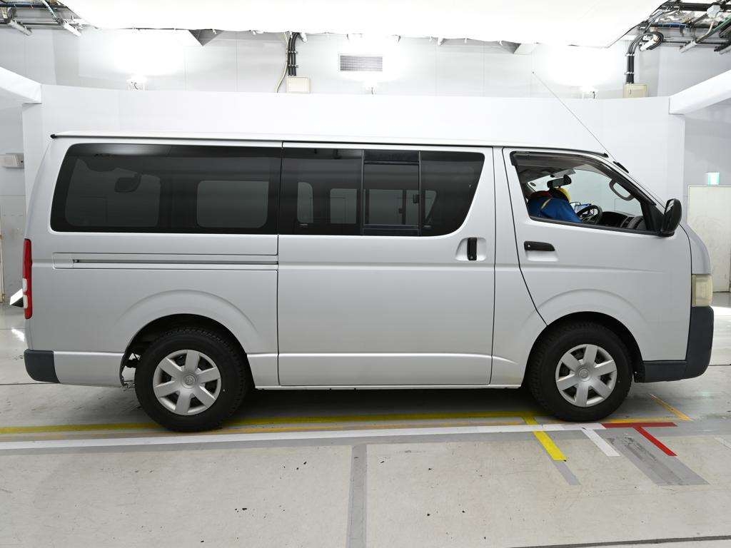 TOYOTA REGIUS ACE