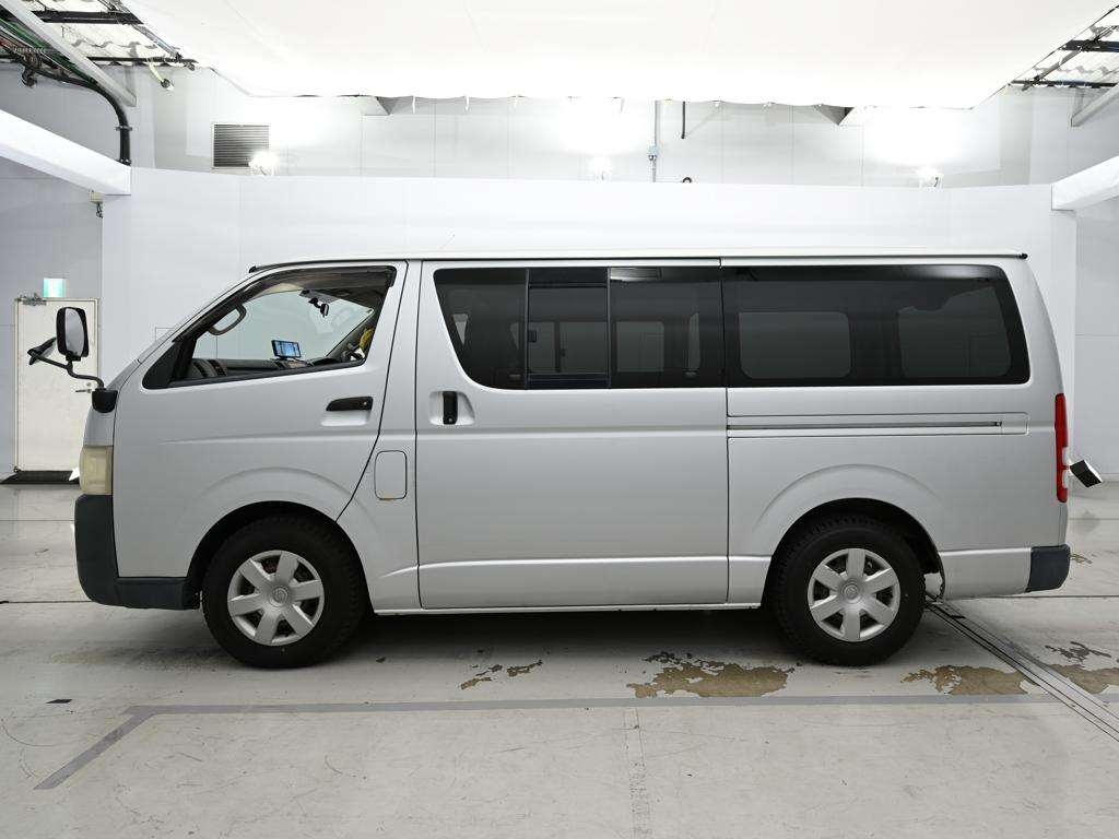 TOYOTA REGIUS ACE