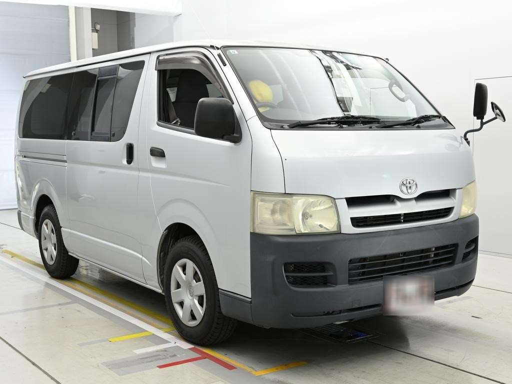 TOYOTA REGIUS ACE