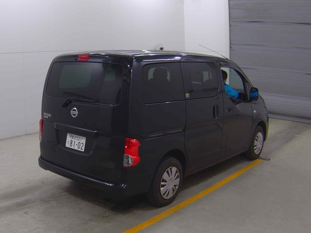 NISSAN NV200