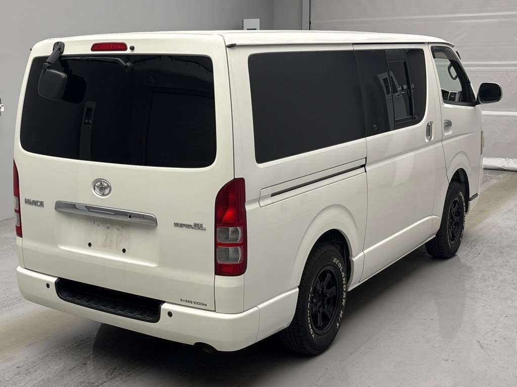 TOYOTA REGIUS ACE