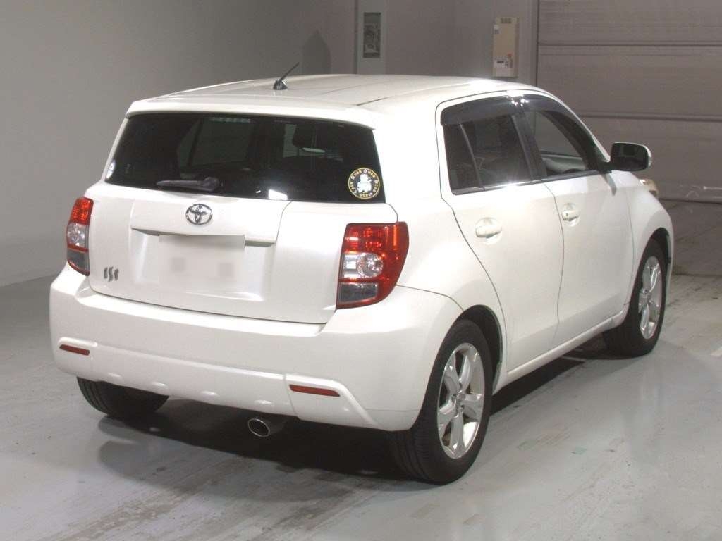 TOYOTA IST