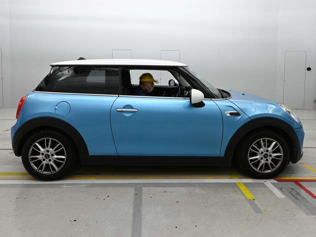 MINI HATCH