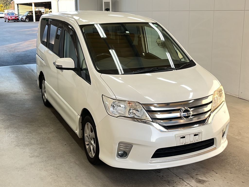 NISSAN SERENA