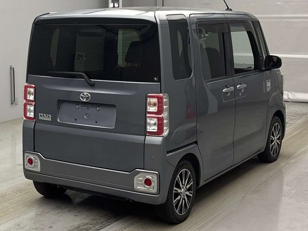 TOYOTA PIXIS MEGA
