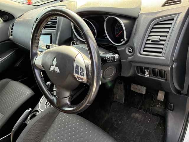 MITSUBISHI RVR
