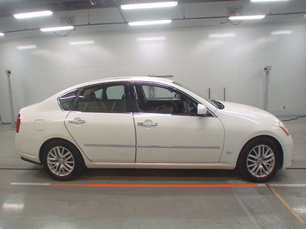 NISSAN FUGA