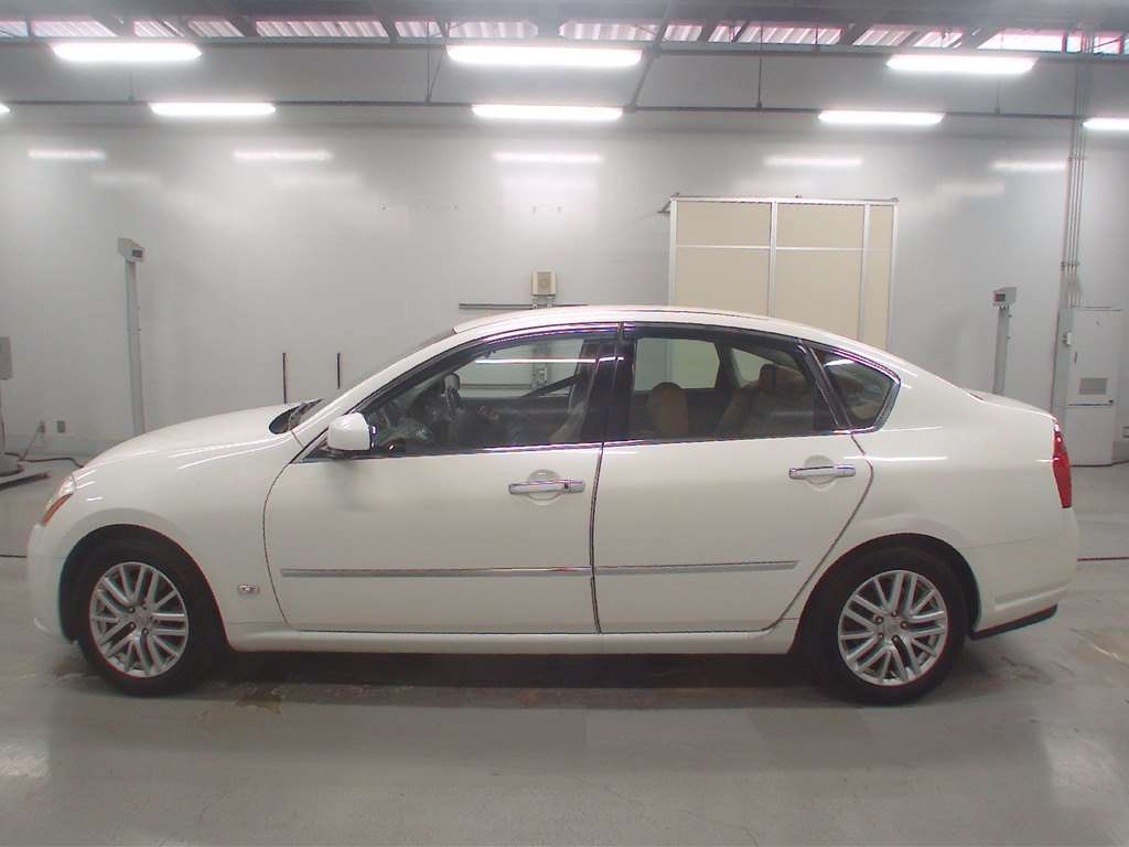 NISSAN FUGA