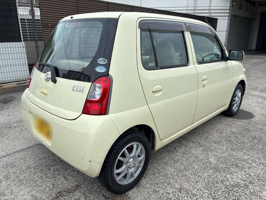 DAIHATSU ESSE