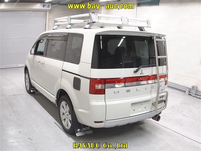 MITSUBISHI DELICA D:5