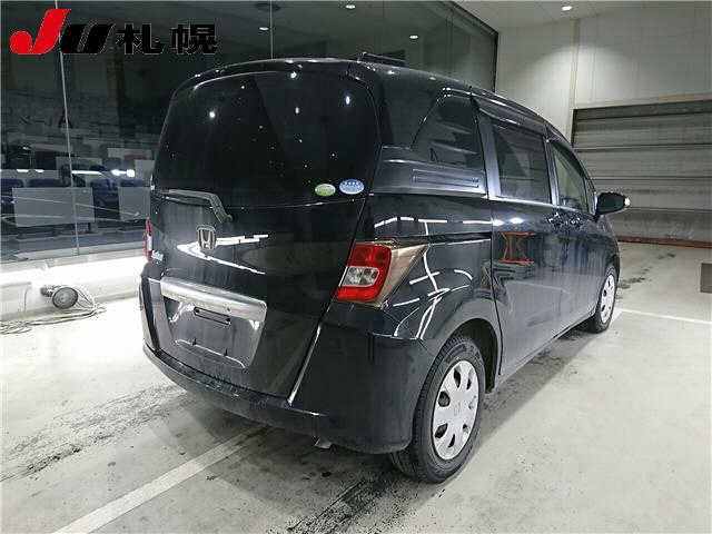 HONDA FREED SPIKE