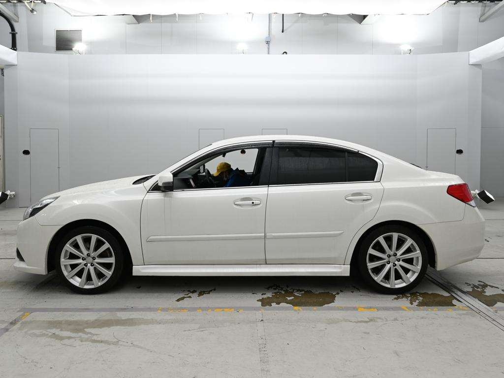 SUBARU LEGACY B4