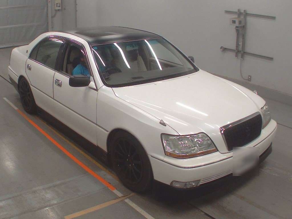 TOYOTA CROWN MAJESTA