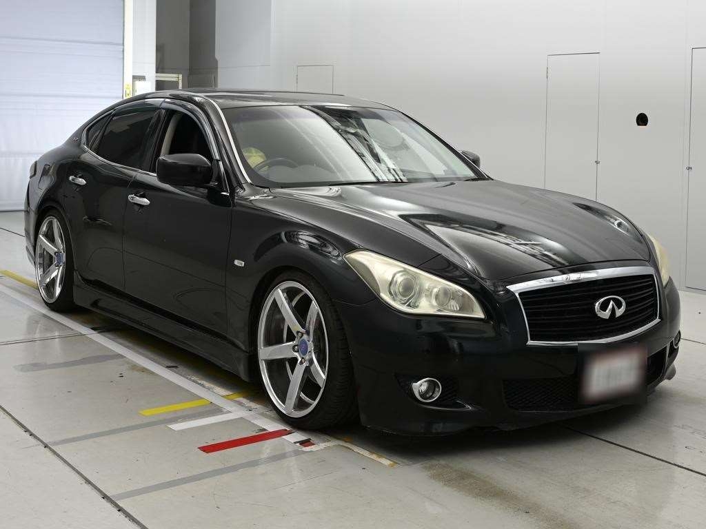 NISSAN FUGA