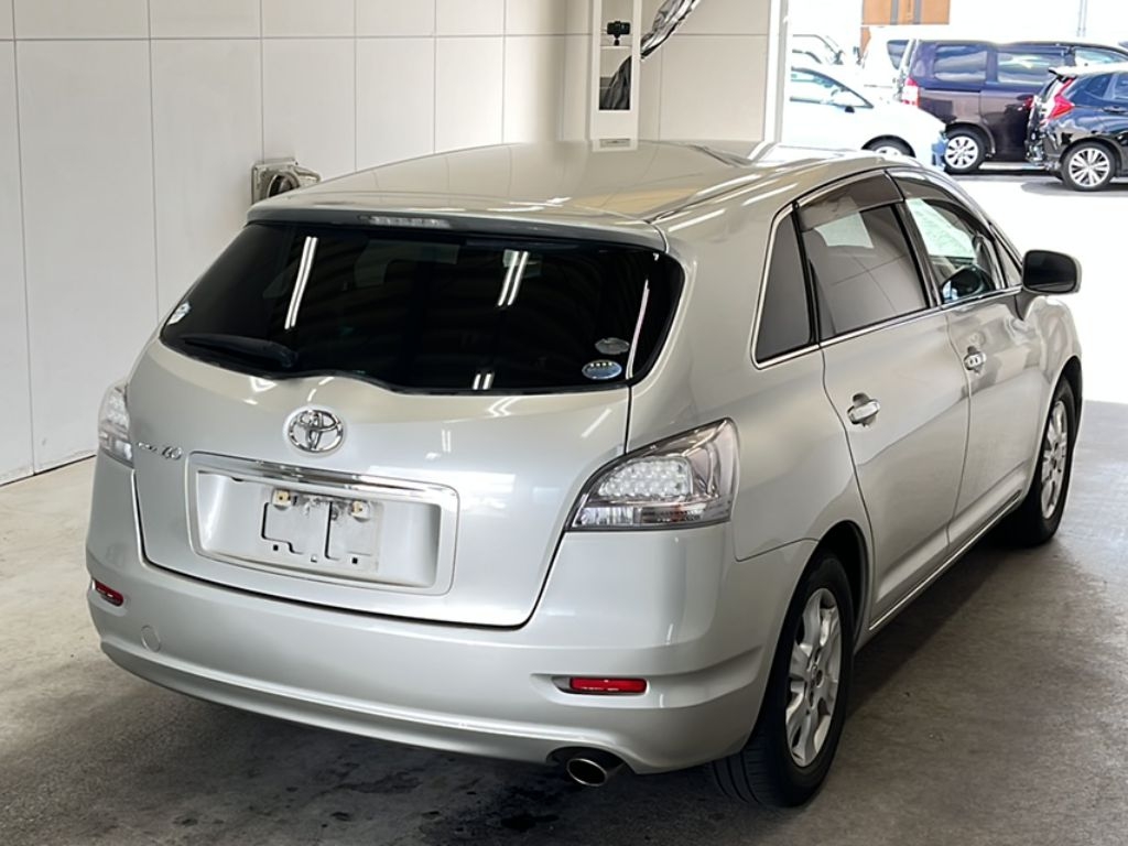 TOYOTA MARK X ZIO