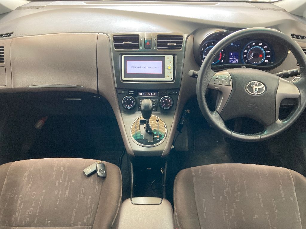TOYOTA MARK X ZIO