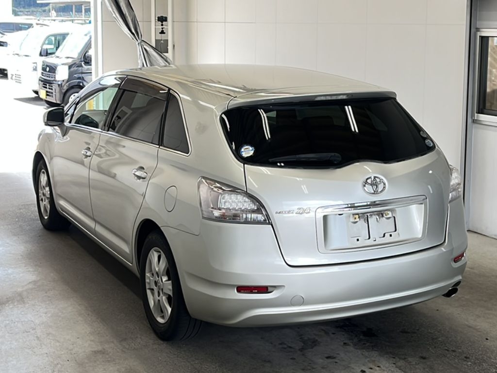 TOYOTA MARK X ZIO