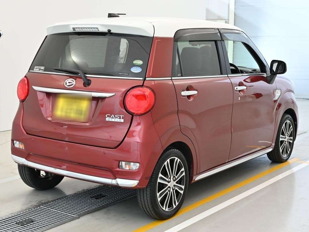 DAIHATSU CAST
