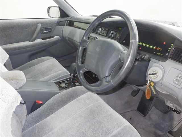 TOYOTA CROWN MAJESTA