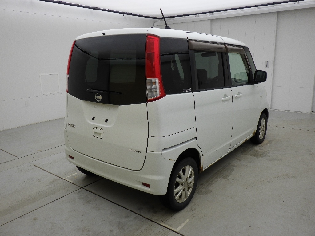 NISSAN ROOX