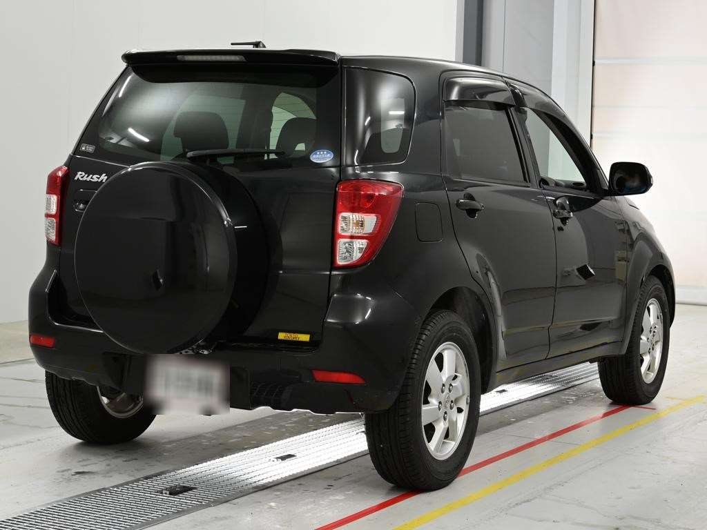TOYOTA RUSH