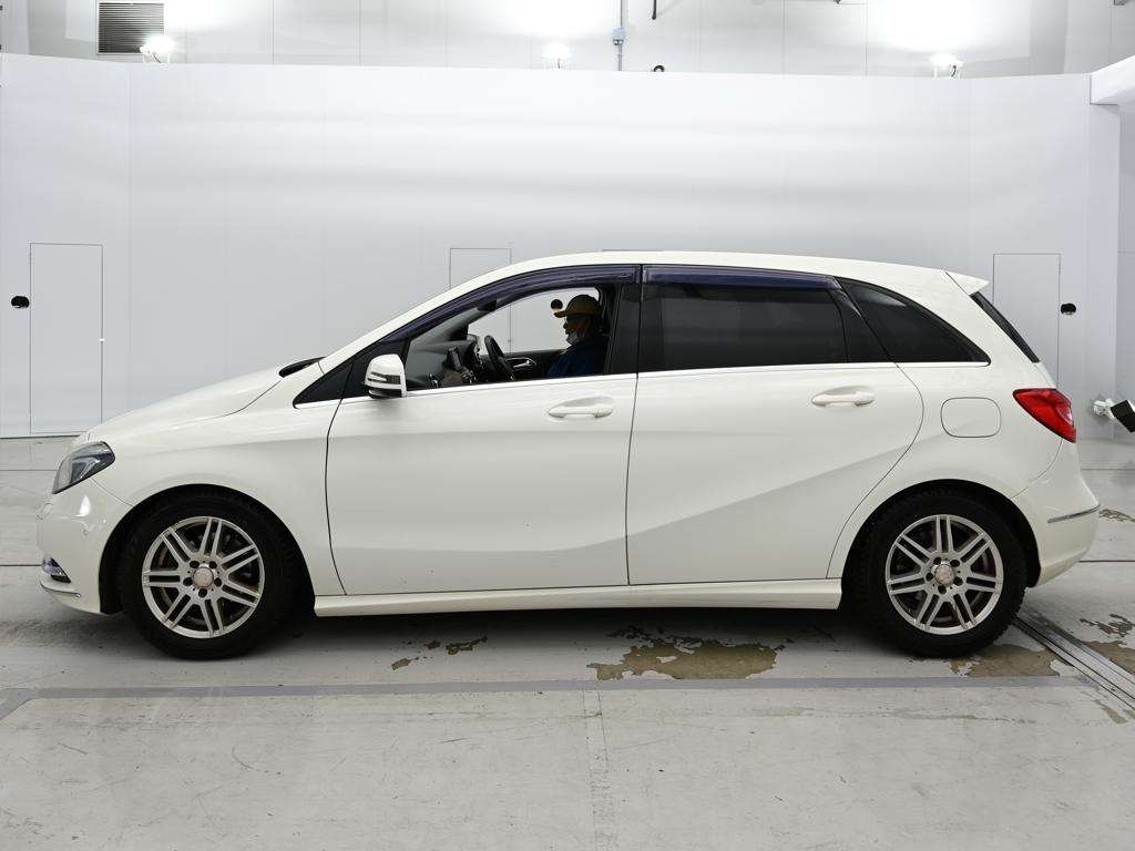 MERCEDES-BENZ B-CLASS