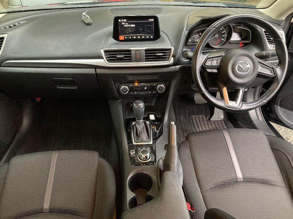 MAZDA AXELA