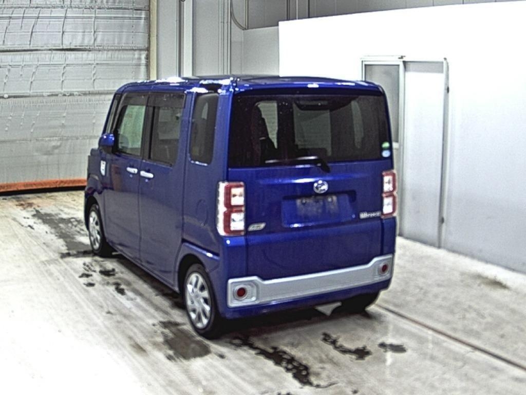 DAIHATSU WAKE